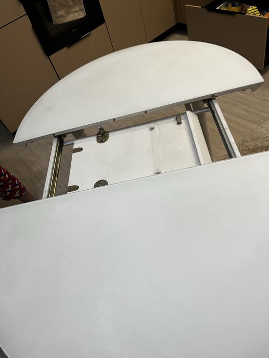 Продам обеденный стол