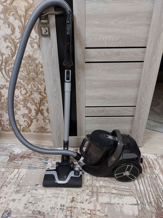 Пылесос фирмы"Tefal"В хорошем сострянии Работает отлично Торг уместет