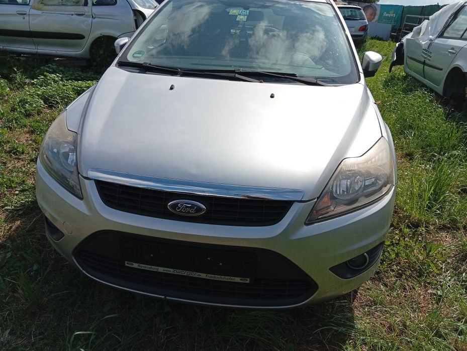 Dezmembrez Ford focus 2 facelift Anul2009 1.6 16V
