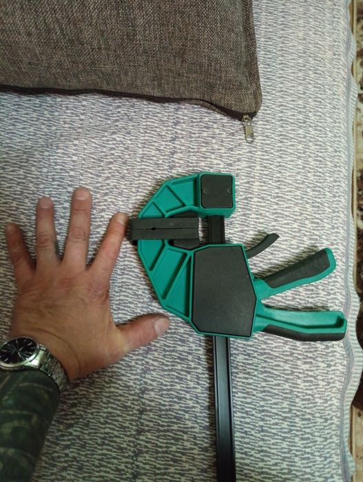 Струбцины столярно- мебельные быстро зажимные