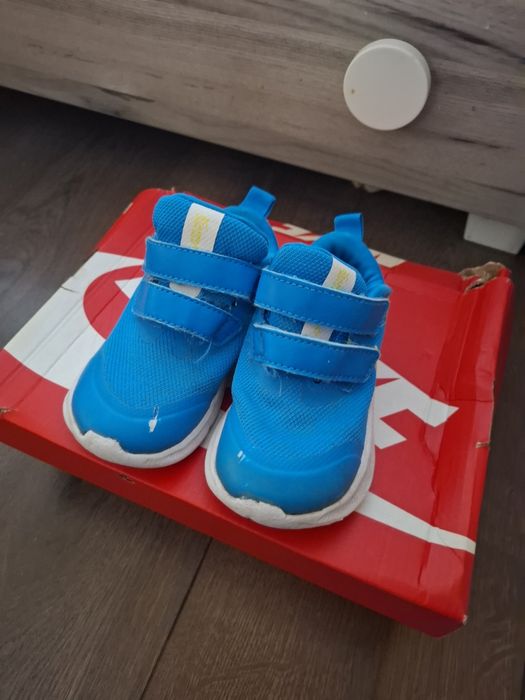 Маратонки найк 23.5