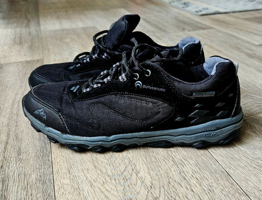 Кроссовки осенние