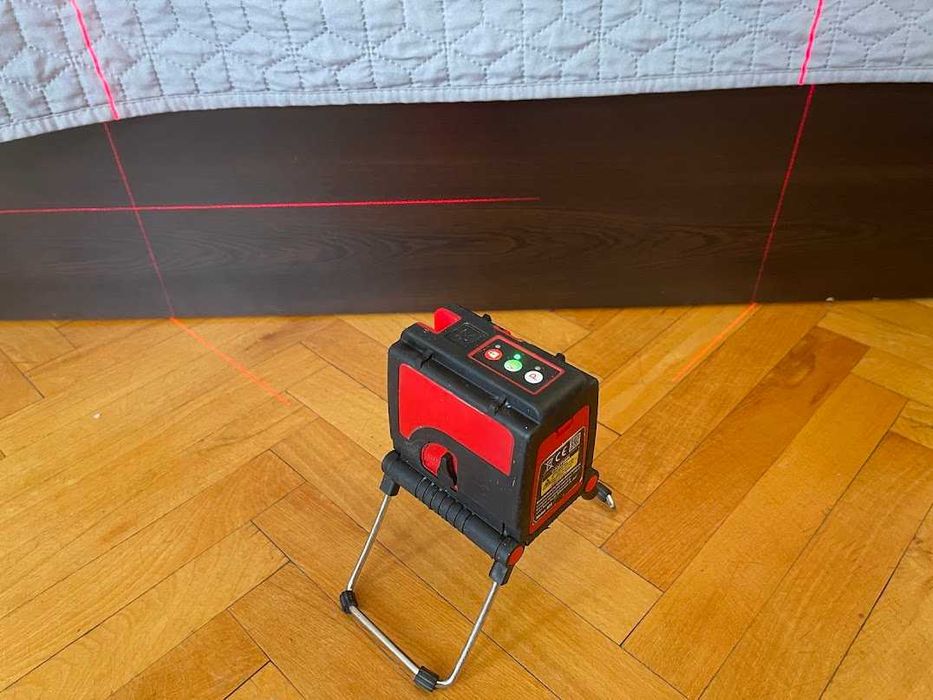 Нов зелен лазерен нивелир Парксайд Parkside внос от Германия с тринога