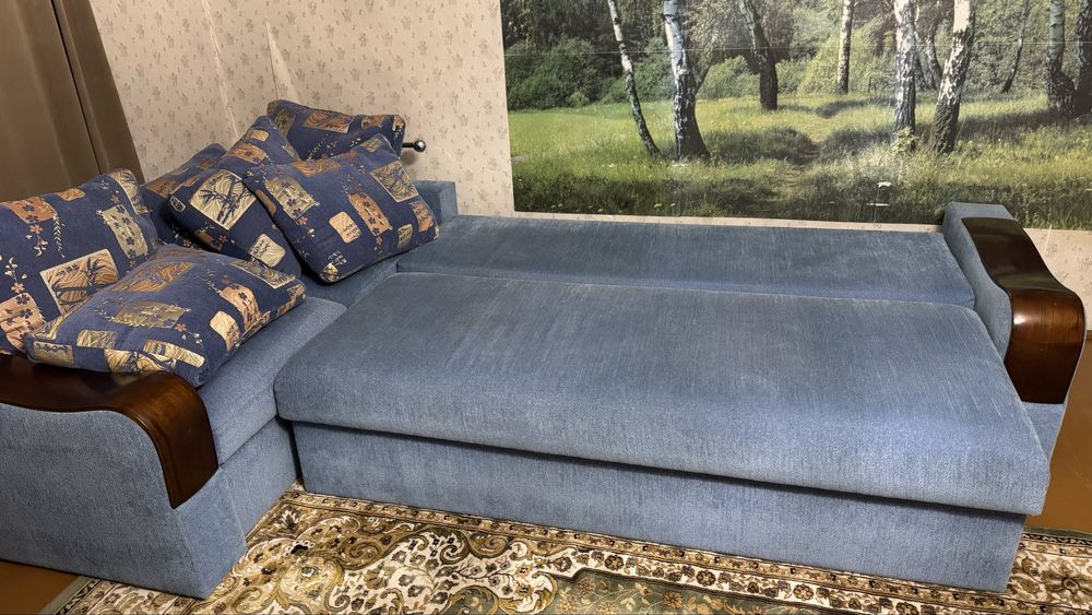 Продам диван в отличном состоянии.
