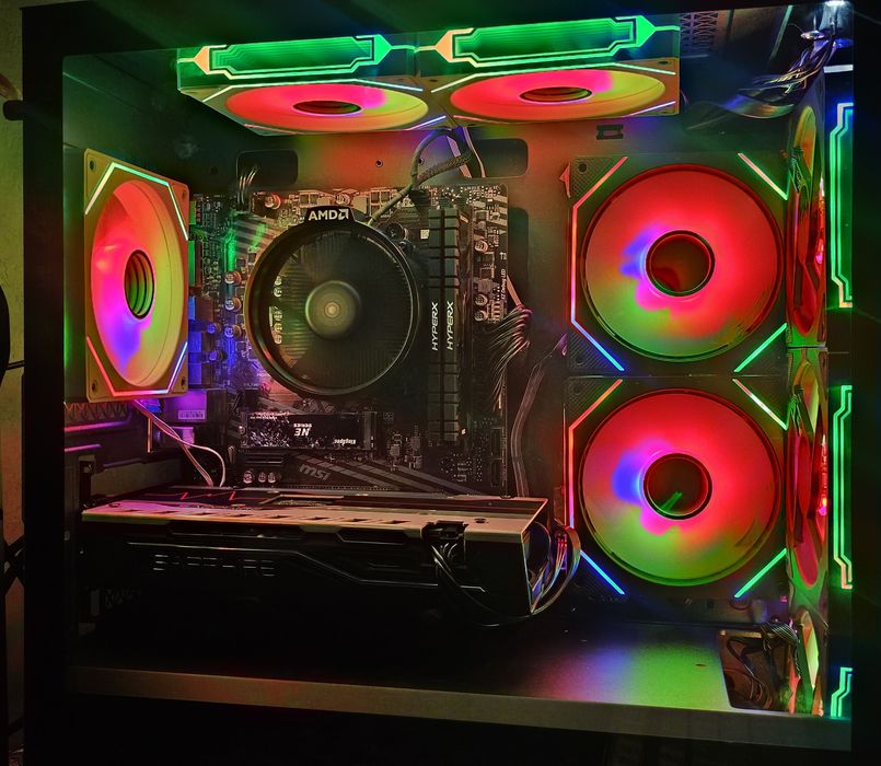 Vand sau schimb  setup de gaming
