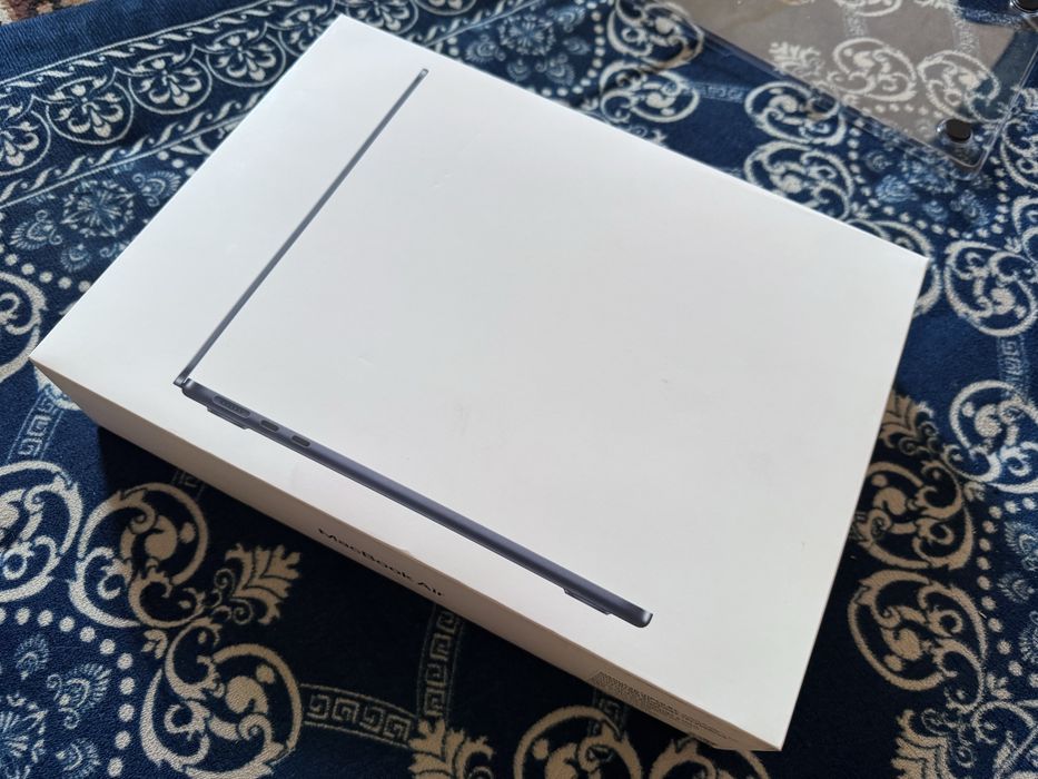 Macbook air m2 16/256