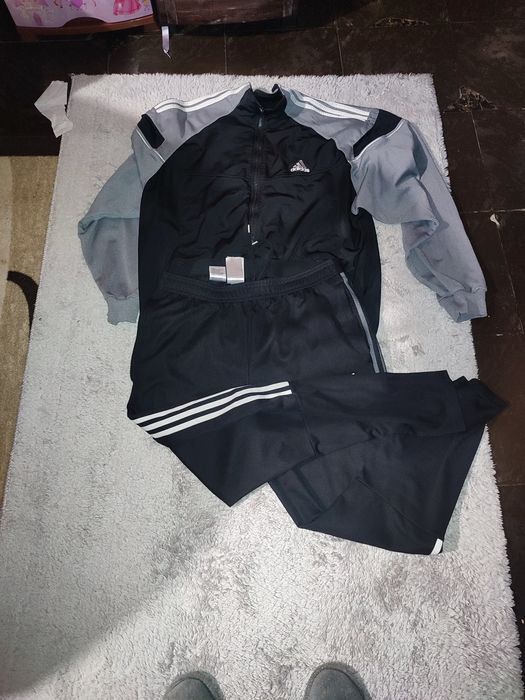 Оригинален екип Адидас хл размер