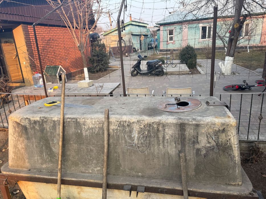 Емкость под воду , объем 3 куба