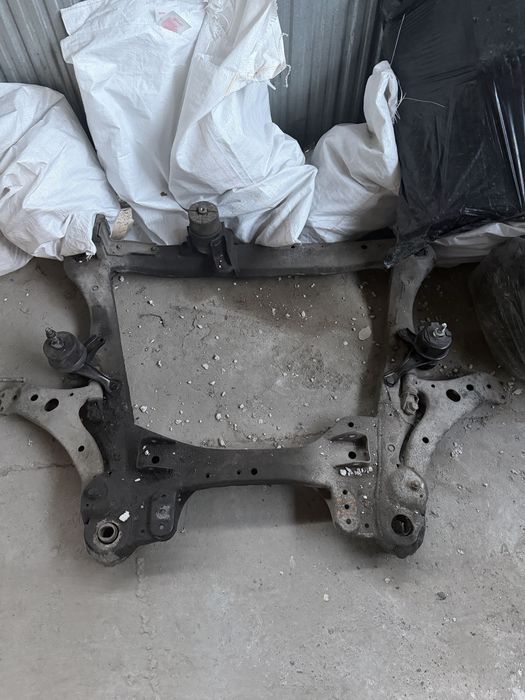 Продам балку на камри 30