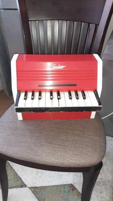 Старо детско пиано ГДР.