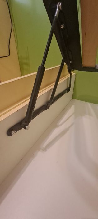 Единично легло +бюро