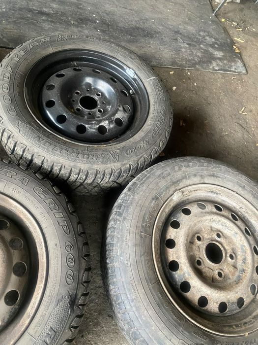 R14 185/65 шипы с диском