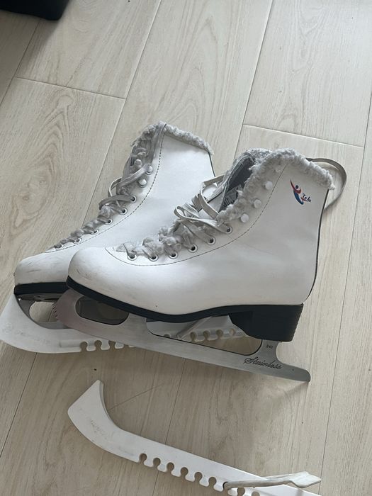 Коньки фигурные женские