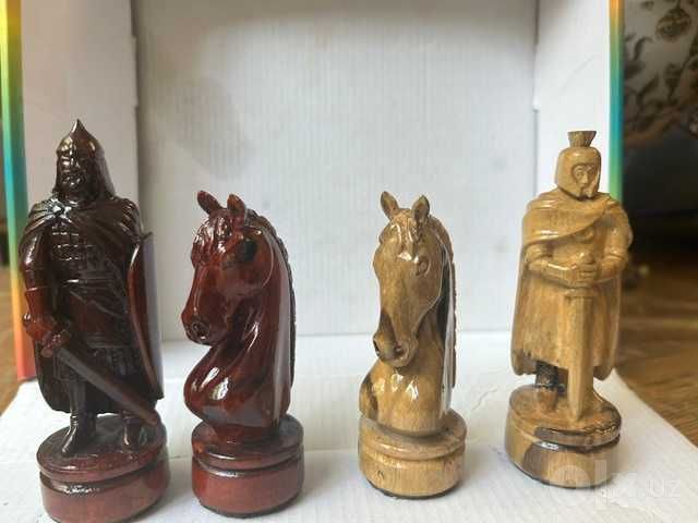 Шахматы ручной работы из дерева Хурма