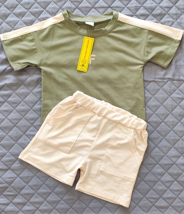 Продам костюм детский летний