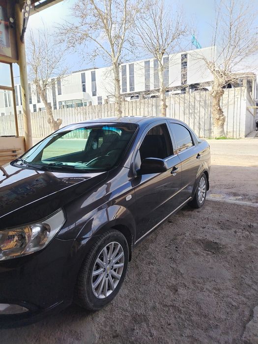 Некся 3 сотилади афтамат