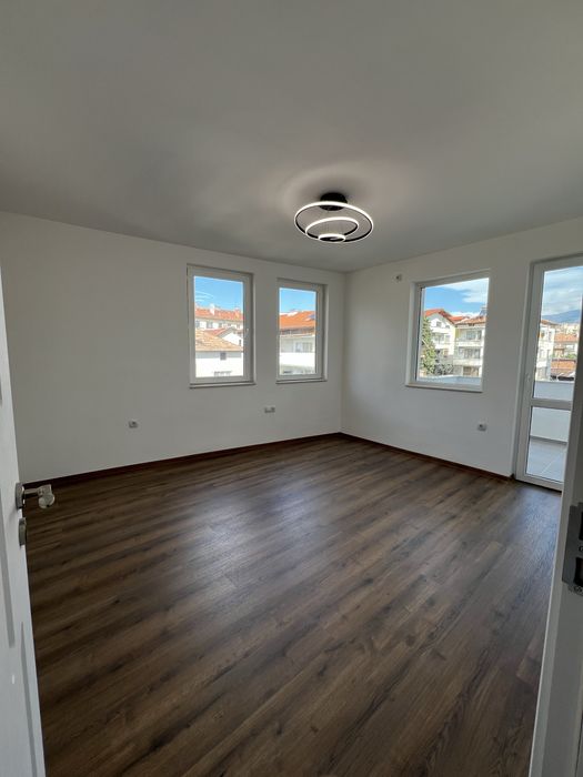 Продава се Тристаен апартамент в Сандански - 96 кв.м за 19 €/кв.м - Снимка #4