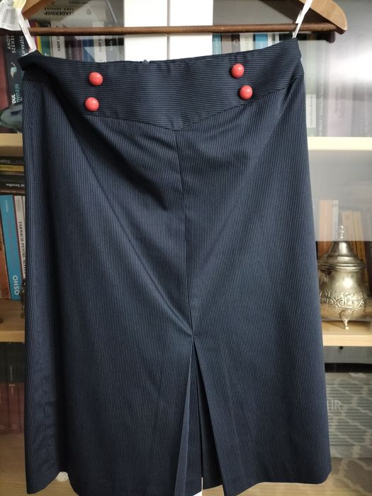 Costum cu fusta midi