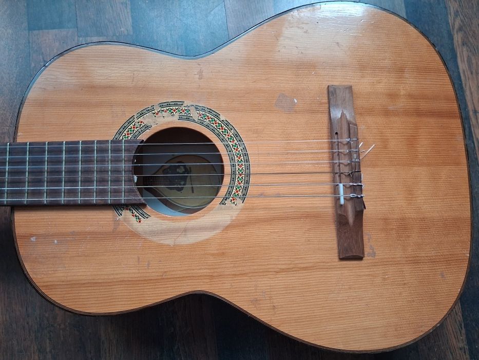 Акустична.  китара.