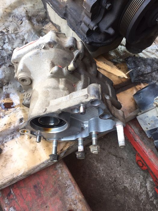 Cutie de transfer toyota rav 4 motor 2.2 diesel 136 cp an 2006-2010