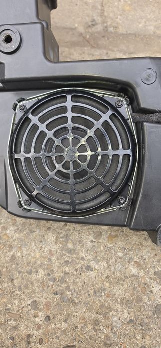 Subwoofer + Amplificator Audi A4 B8 Break