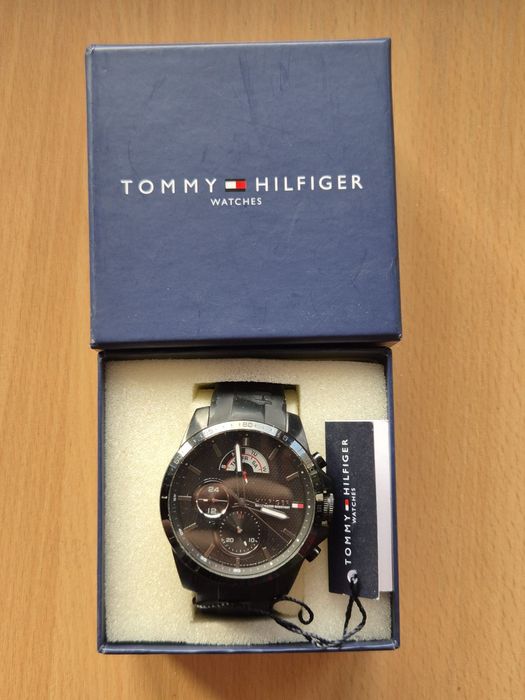 Часовник Tommy Hilfiger