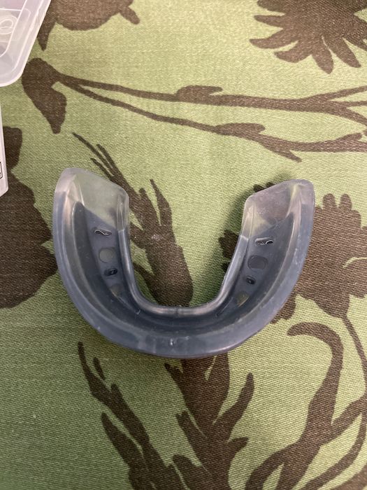 Гума за бокс-Назъбник