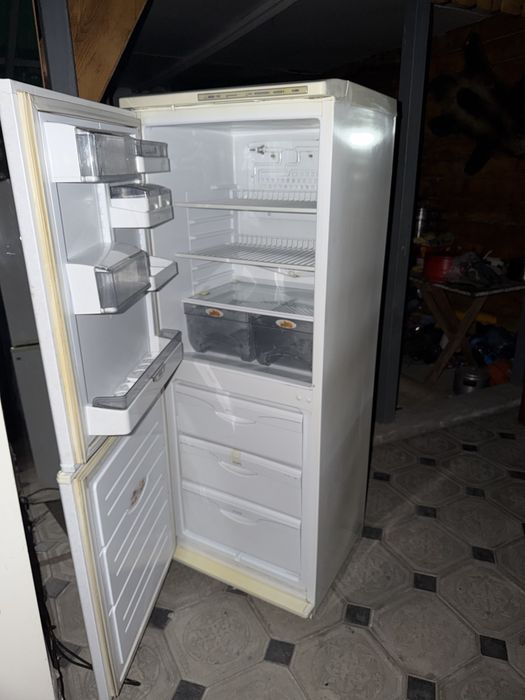 Продам Холодильники