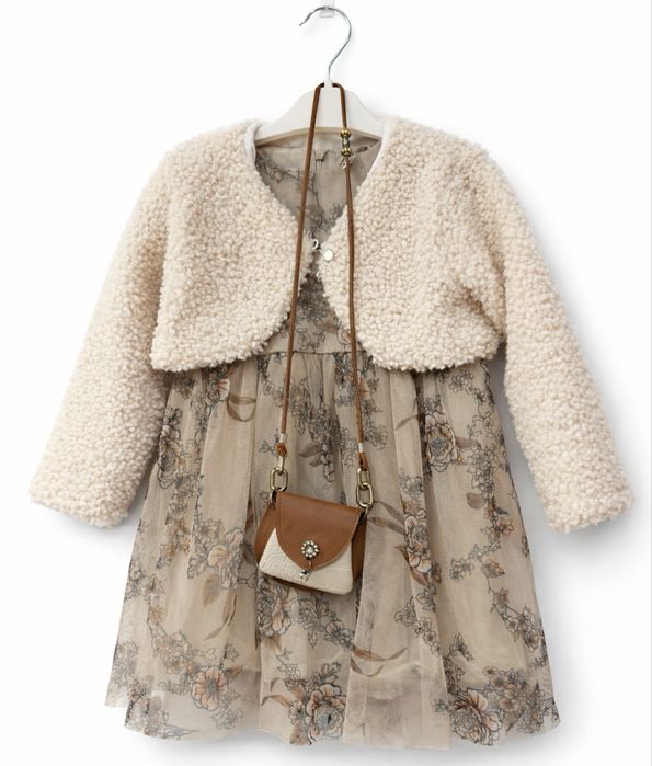 Дрехи за момиче