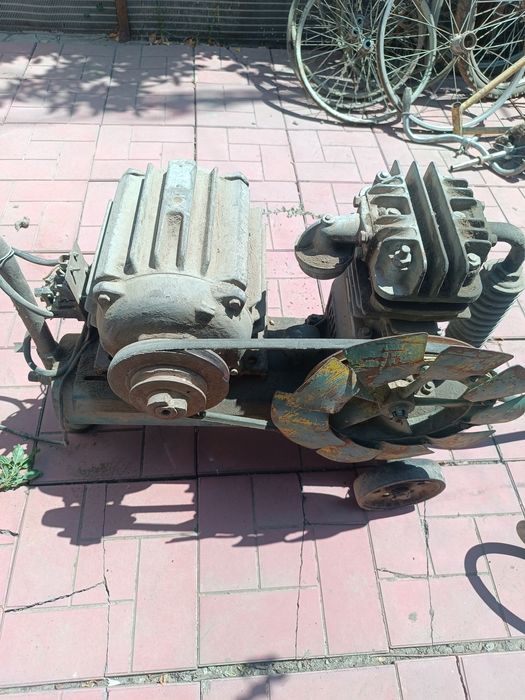 Продаётся компрессор советский