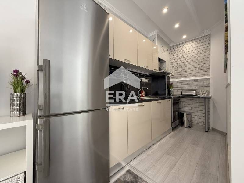 Продава се Двустаен апартамент в София, Лозенец - 70 кв.м за 4072 €/кв.м - Снимка #1