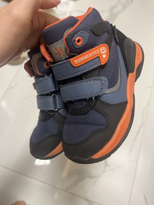 Zara боти 25 номер Biomecanics 27 номер