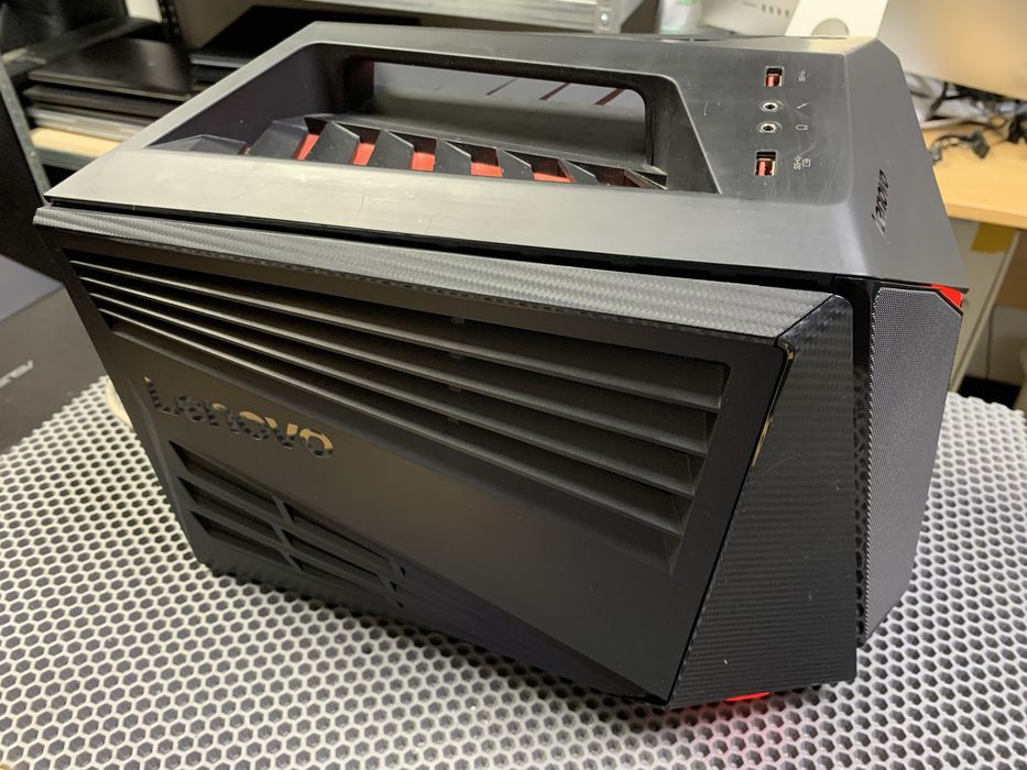 Игровой Lenovo Cube.