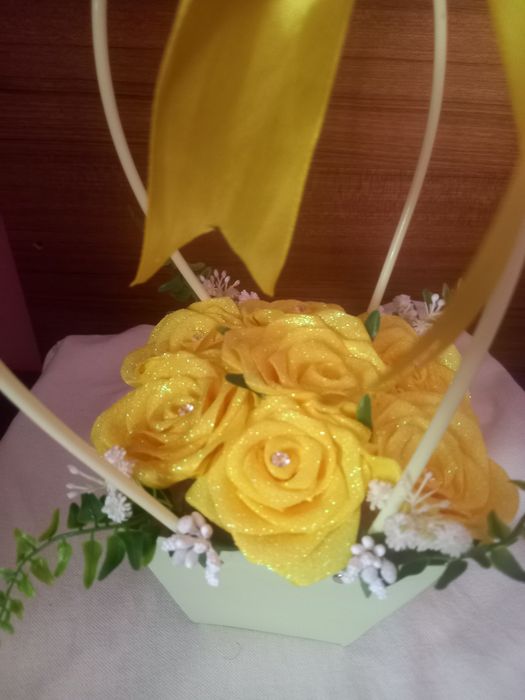 • Aranjament Floral Etern - Trandafiri Satin Realizați Manual, Cadou Deosebit