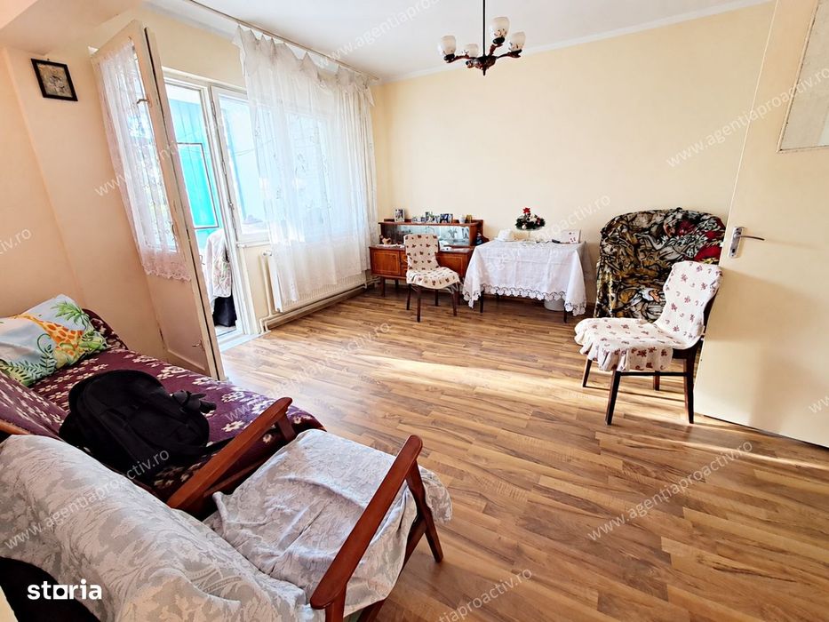 Apartament cu 4 camere , Micro 39B, etajul 1, 2 băi și 2 balcoane — fotografia 1