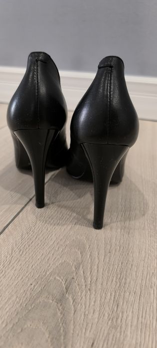 Туфли кожанные 39 размера