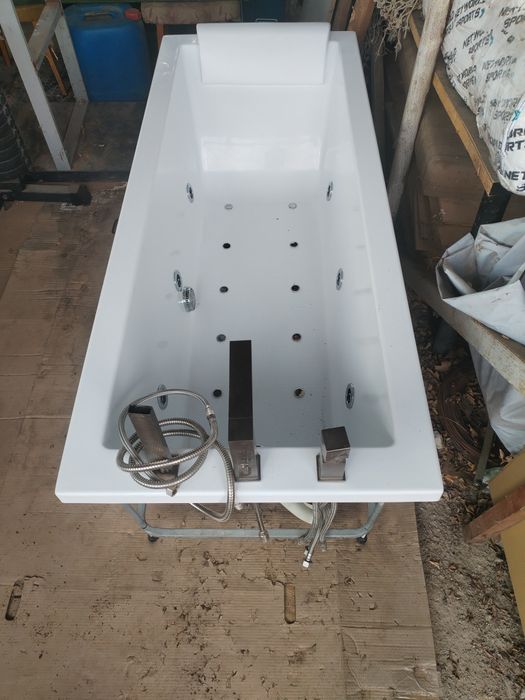 Италианска хидромасажна вана (Джакузи) – КАТО НОВА!
Продавам висок кла