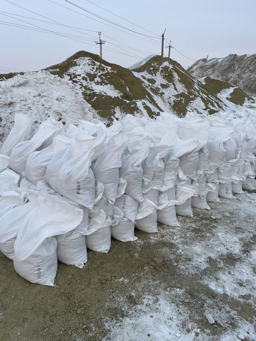 песок, щебень в мешках