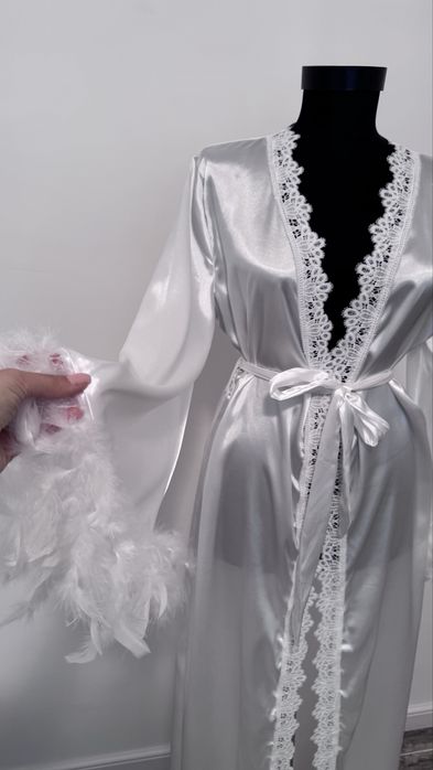 Halat de mireasă personalizat cu broderie de mătase