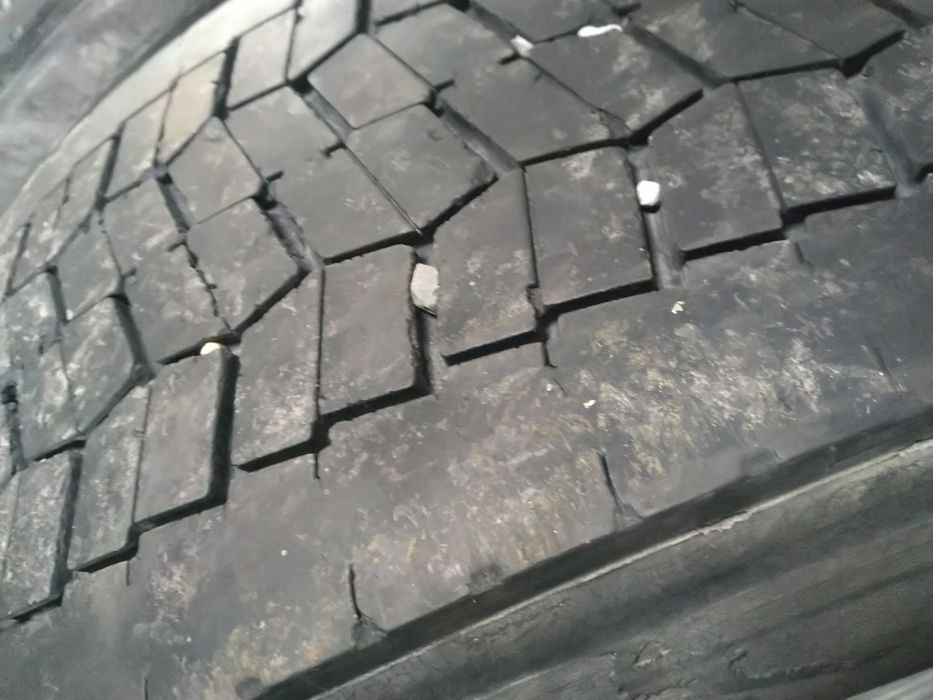 Гуми 315/70 R 22.5   50 лв.