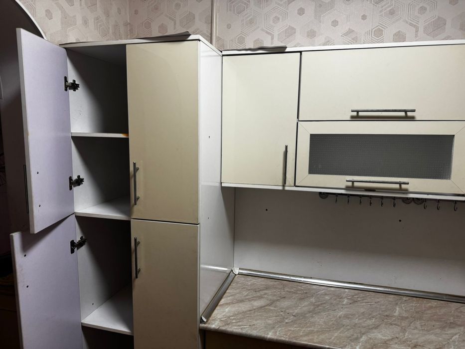 Срочно продаю кухонный гарнитур