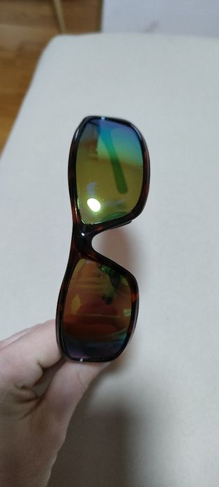 Vând ochii de soare