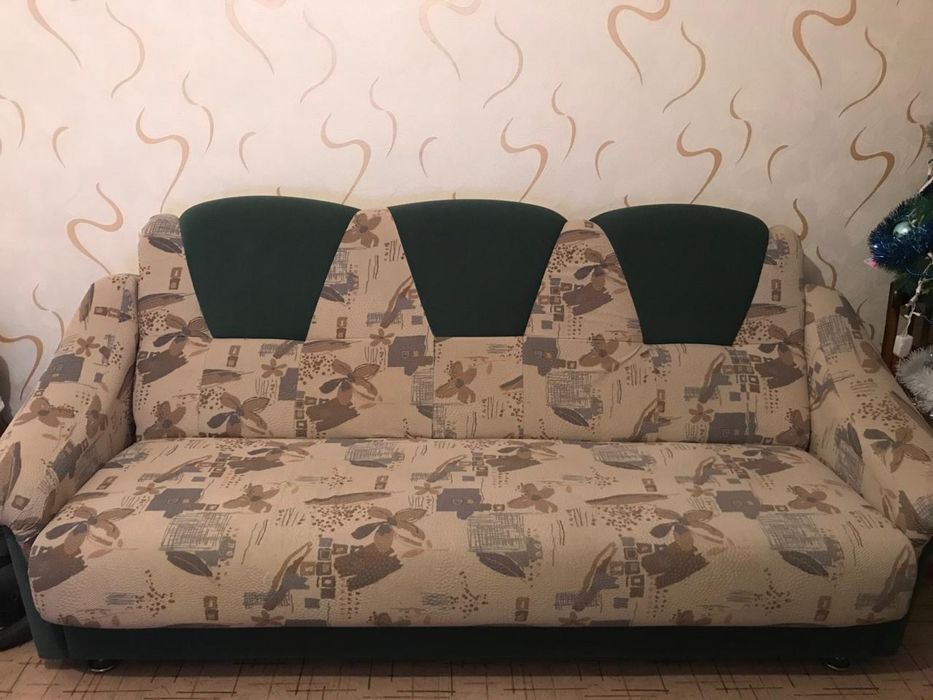 Продам диван с креслами