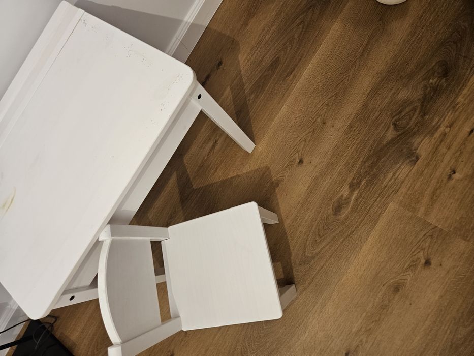 Birou pentru copii Ikea Sundik Alb cu scaun si spatiu de depozitare