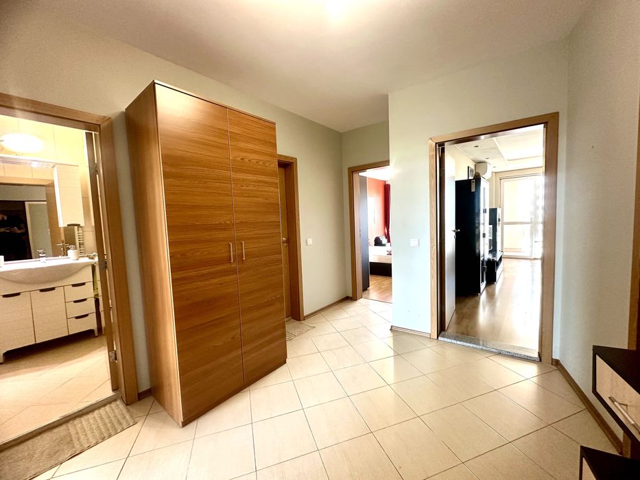 Дава се под наем Тристаен апартамент в Варна, Център - 90 кв.м за 488.58 € - Снимка #13
