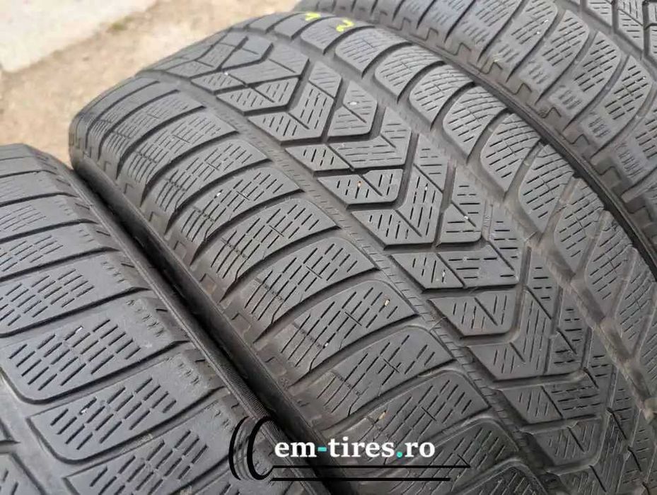 SET 4 Anvelope Iarna 235/55 R19 PIRELLI Scorpion Winter MO  Runflat