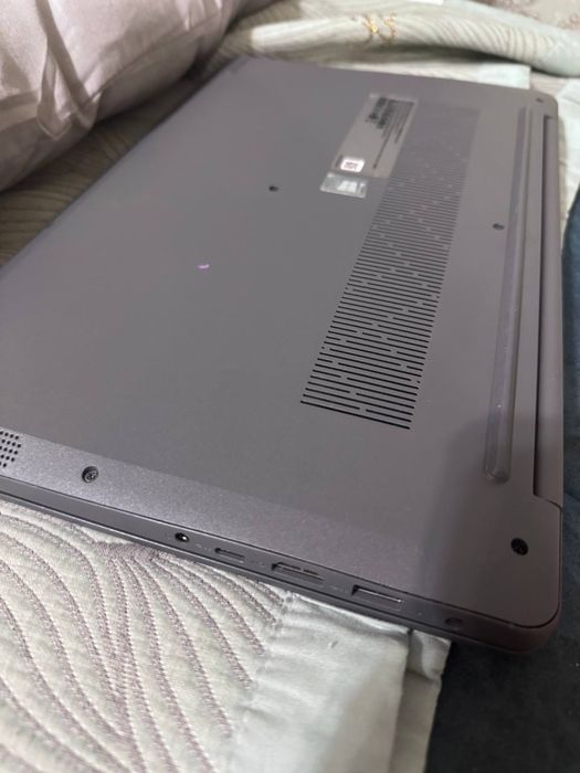 продам ноутбук Lenovo IdeaPad 3 15ALC6 (82KU).
