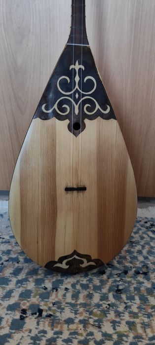 Домбыра сатылады