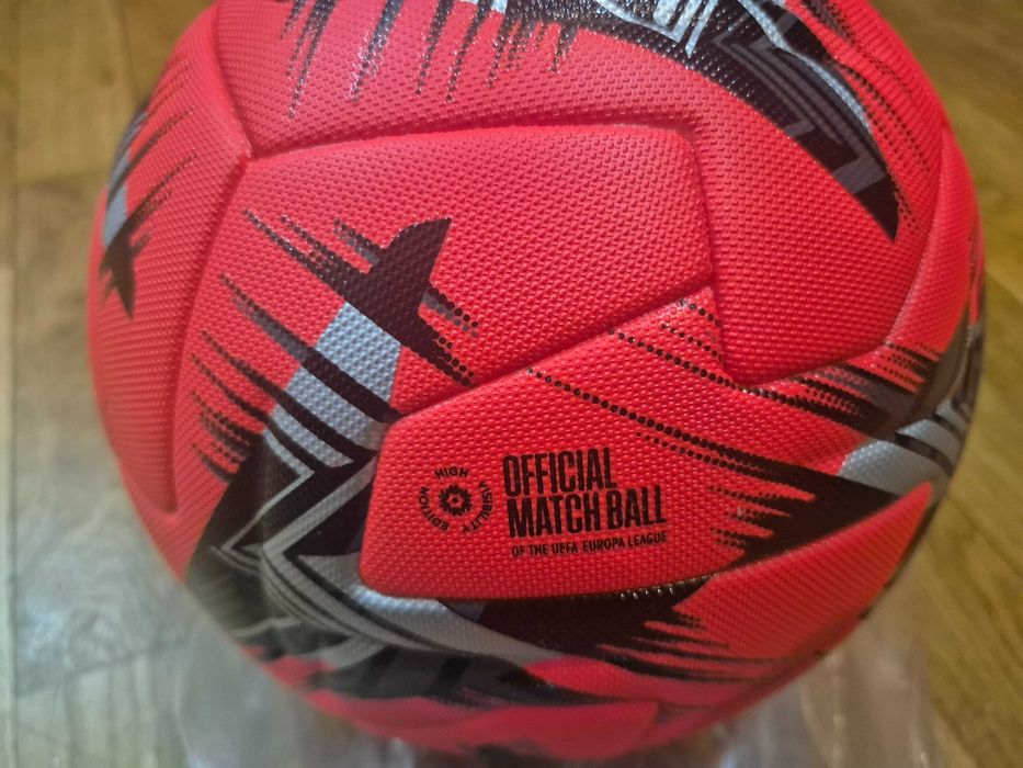 Minge de fotbal oficiala de iarna Europa League