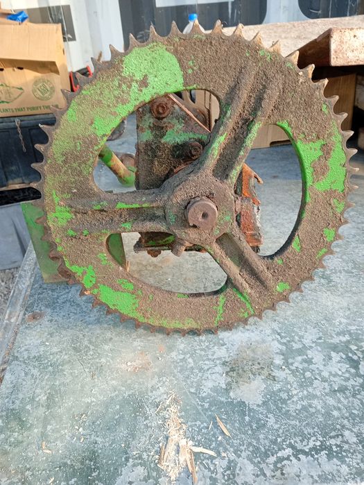 Ax caii John Deere 1085